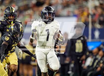 Thumbnail 1 in South Oak Cliff vs. Randle (UIL 5A Division II Football Final) photogallery.