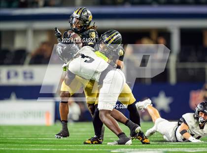Thumbnail 3 in South Oak Cliff vs. Randle (UIL 5A Division II Football Final) photogallery.