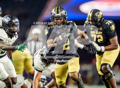 Thumbnail 3 in South Oak Cliff vs. Randle (UIL 5A Division II Football Final) photogallery.