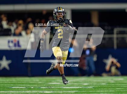 Thumbnail 2 in South Oak Cliff vs. Randle (UIL 5A Division II Football Final) photogallery.