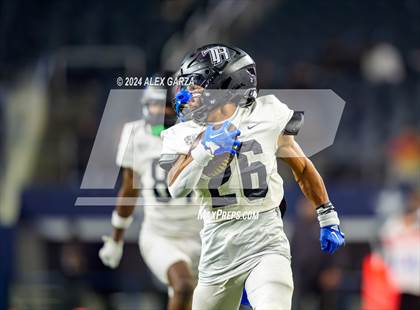 Thumbnail 2 in South Oak Cliff vs. Randle (UIL 5A Division II Football Final) photogallery.