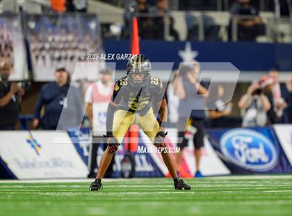 Thumbnail 2 in South Oak Cliff vs. Randle (UIL 5A Division II Football Final) photogallery.