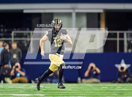 Thumbnail 2 in South Oak Cliff vs. Randle (UIL 5A Division II Football Final) photogallery.