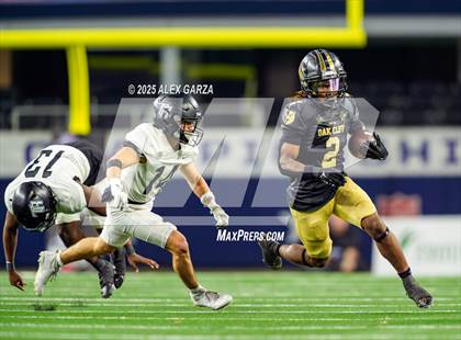 Thumbnail 1 in South Oak Cliff vs. Randle (UIL 5A Division II Football Final) photogallery.