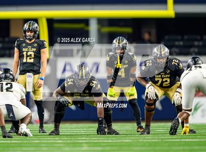 Thumbnail 1 in South Oak Cliff vs. Randle (UIL 5A Division II Football Final) photogallery.