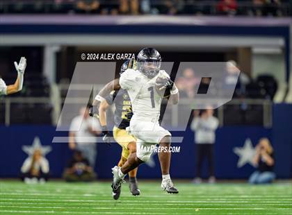 Thumbnail 1 in South Oak Cliff vs. Randle (UIL 5A Division II Football Final) photogallery.