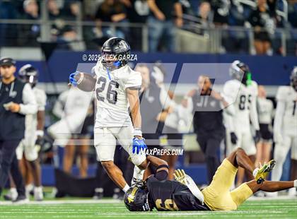 Thumbnail 1 in South Oak Cliff vs. Randle (UIL 5A Division II Football Final) photogallery.