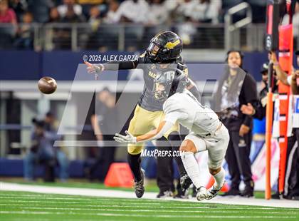 Thumbnail 1 in South Oak Cliff vs. Randle (UIL 5A Division II Football Final) photogallery.