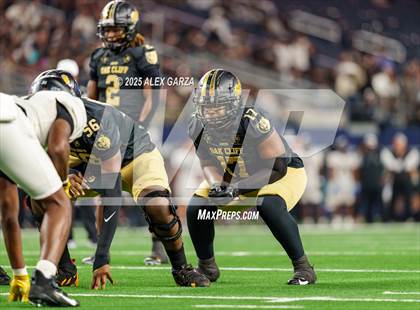 Thumbnail 2 in South Oak Cliff vs. Randle (UIL 5A Division II Football Final) photogallery.