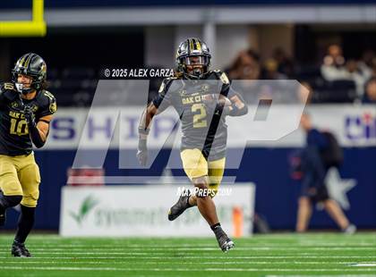 Thumbnail 1 in South Oak Cliff vs. Randle (UIL 5A Division II Football Final) photogallery.