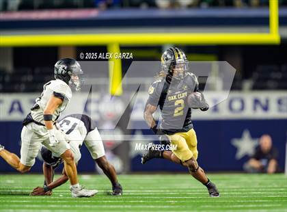 Thumbnail 1 in South Oak Cliff vs. Randle (UIL 5A Division II Football Final) photogallery.