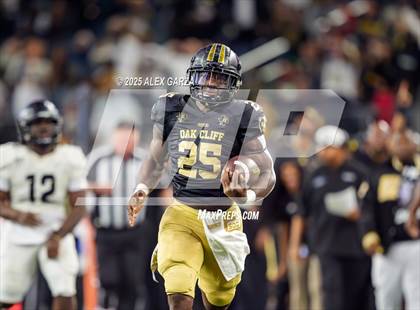 Thumbnail 2 in South Oak Cliff vs. Randle (UIL 5A Division II Football Final) photogallery.