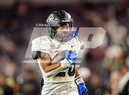 Thumbnail 3 in South Oak Cliff vs. Randle (UIL 5A Division II Football Final) photogallery.