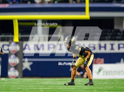 Thumbnail 3 in South Oak Cliff vs. Randle (UIL 5A Division II Football Final) photogallery.