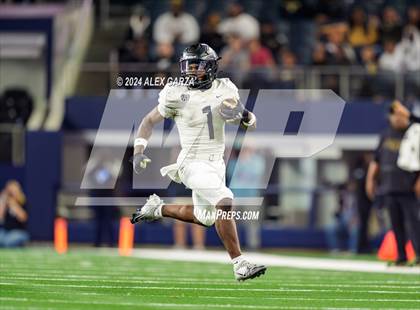 Thumbnail 2 in South Oak Cliff vs. Randle (UIL 5A Division II Football Final) photogallery.