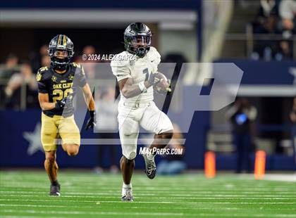 Thumbnail 1 in South Oak Cliff vs. Randle (UIL 5A Division II Football Final) photogallery.