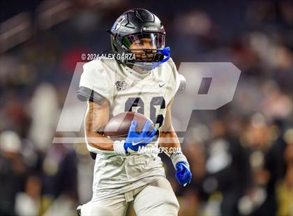 Thumbnail 3 in South Oak Cliff vs. Randle (UIL 5A Division II Football Final) photogallery.