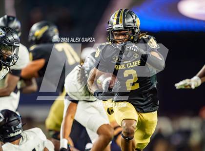 Thumbnail 2 in South Oak Cliff vs. Randle (UIL 5A Division II Football Final) photogallery.