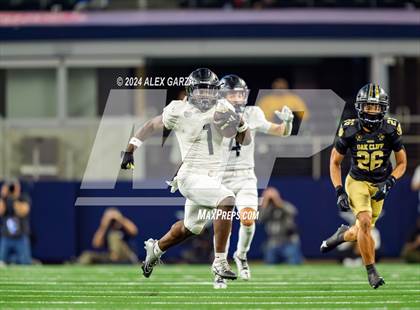 Thumbnail 1 in South Oak Cliff vs. Randle (UIL 5A Division II Football Final) photogallery.