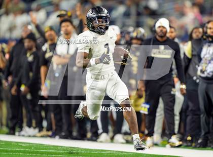 Thumbnail 3 in South Oak Cliff vs. Randle (UIL 5A Division II Football Final) photogallery.