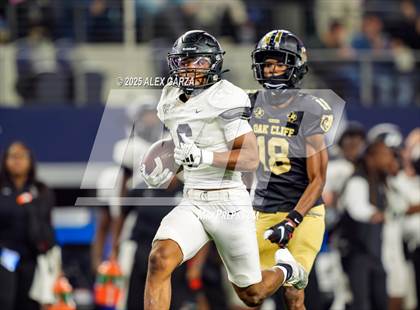 Thumbnail 3 in South Oak Cliff vs. Randle (UIL 5A Division II Football Final) photogallery.