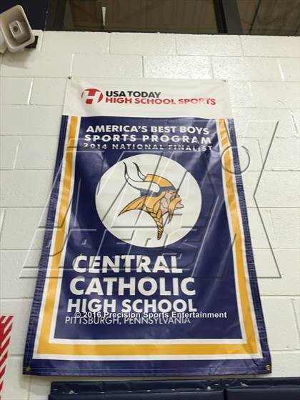 Thumbnail 3 in Central Catholic TOC Ceremony photogallery.