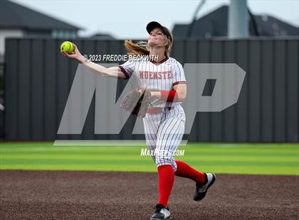 Thumbnail 1 in Muenster vs. Trenton (UIL 2A Softball Regional Semifinal) photogallery.
