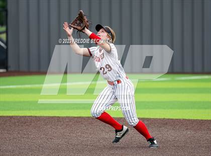 Thumbnail 3 in Muenster vs. Trenton (UIL 2A Softball Regional Semifinal) photogallery.