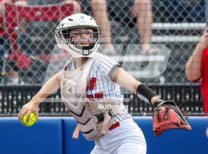 Thumbnail 1 in Muenster vs. Trenton (UIL 2A Softball Regional Semifinal) photogallery.