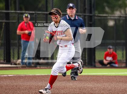 Thumbnail 3 in Muenster vs. Trenton (UIL 2A Softball Regional Semifinal) photogallery.