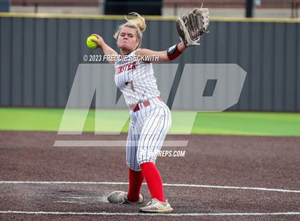Thumbnail 1 in Muenster vs. Trenton (UIL 2A Softball Regional Semifinal) photogallery.
