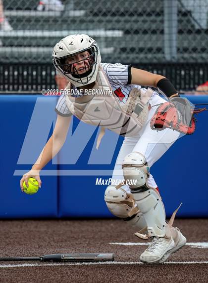 Thumbnail 2 in Muenster vs. Trenton (UIL 2A Softball Regional Semifinal) photogallery.