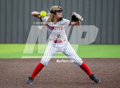 Thumbnail 1 in Muenster vs. Trenton (UIL 2A Softball Regional Semifinal) photogallery.