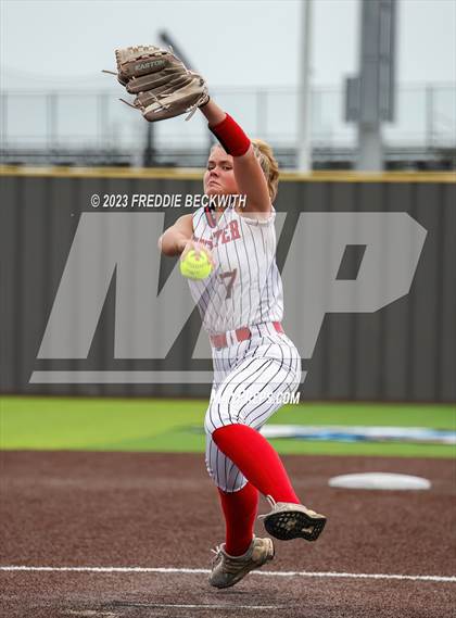 Thumbnail 2 in Muenster vs. Trenton (UIL 2A Softball Regional Semifinal) photogallery.