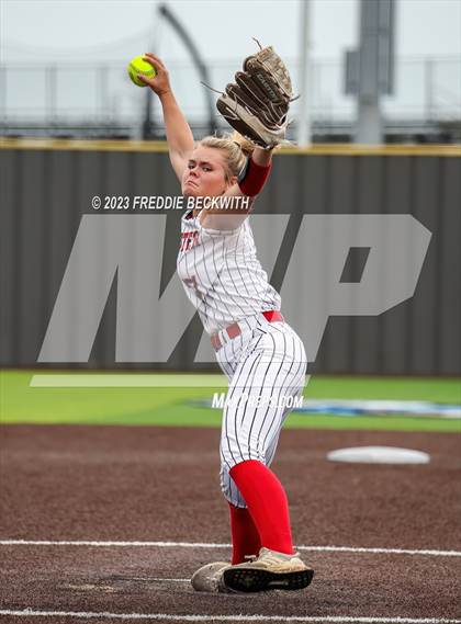 Thumbnail 1 in Muenster vs. Trenton (UIL 2A Softball Regional Semifinal) photogallery.
