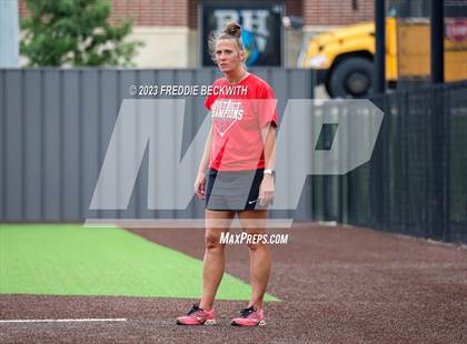 Thumbnail 1 in Muenster vs. Trenton (UIL 2A Softball Regional Semifinal) photogallery.