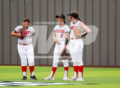 Thumbnail 3 in Muenster vs. Trenton (UIL 2A Softball Regional Semifinal) photogallery.