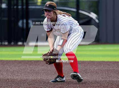 Thumbnail 1 in Muenster vs. Trenton (UIL 2A Softball Regional Semifinal) photogallery.