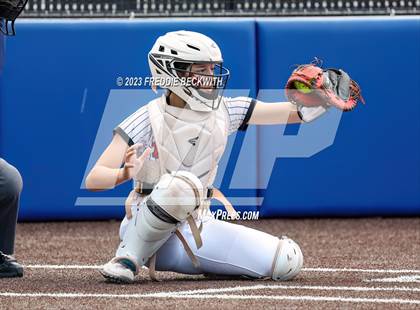 Thumbnail 2 in Muenster vs. Trenton (UIL 2A Softball Regional Semifinal) photogallery.