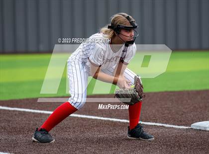 Thumbnail 2 in Muenster vs. Trenton (UIL 2A Softball Regional Semifinal) photogallery.