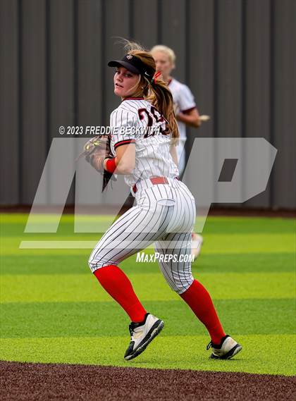 Thumbnail 3 in Muenster vs. Trenton (UIL 2A Softball Regional Semifinal) photogallery.