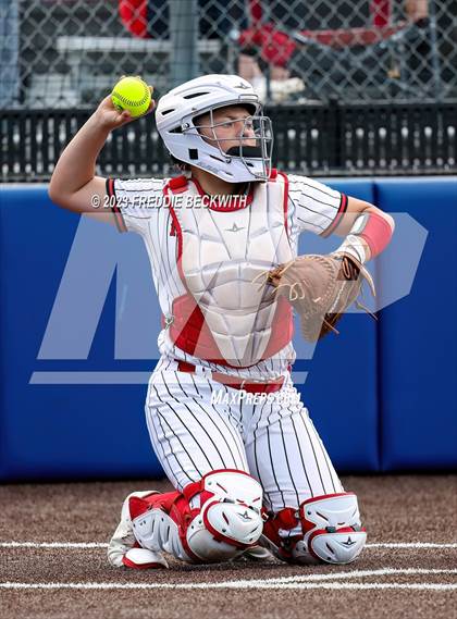Thumbnail 2 in Muenster vs. Trenton (UIL 2A Softball Regional Semifinal) photogallery.