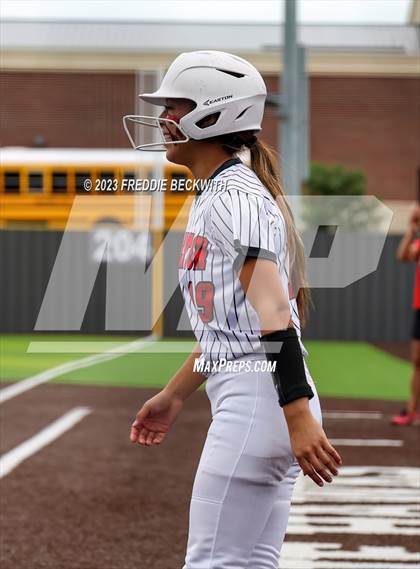 Thumbnail 1 in Muenster vs. Trenton (UIL 2A Softball Regional Semifinal) photogallery.
