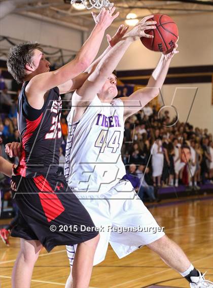 Thumbnail 1 in Elizabeth vs Holy Family (CHSAA 4A 1st Round Playoff) photogallery.