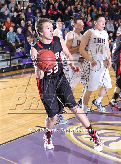 Thumbnail 3 in Elizabeth vs Holy Family (CHSAA 4A 1st Round Playoff) photogallery.