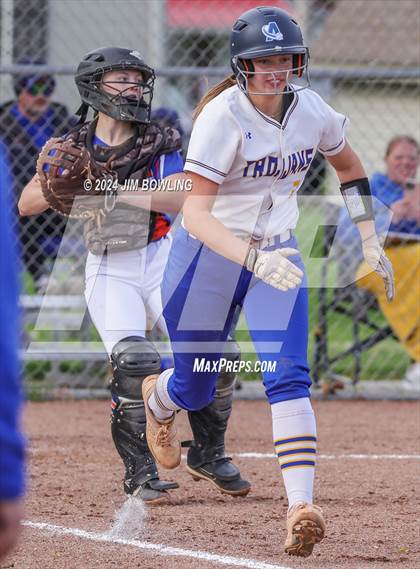 Thumbnail 1 in Maroa-Forsyth @ Argenta-Oreana photogallery.