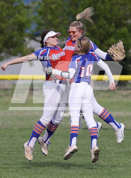 Thumbnail 3 in Maroa-Forsyth @ Argenta-Oreana photogallery.