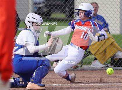 Thumbnail 1 in Maroa-Forsyth @ Argenta-Oreana photogallery.