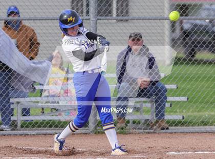 Thumbnail 3 in Maroa-Forsyth @ Argenta-Oreana photogallery.
