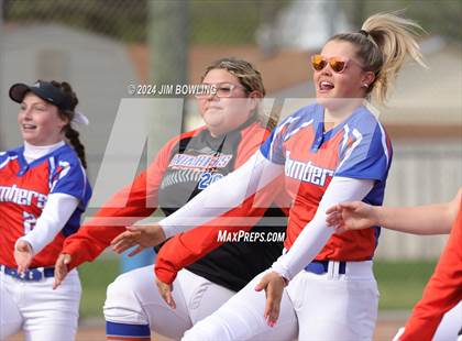 Thumbnail 1 in Maroa-Forsyth @ Argenta-Oreana photogallery.